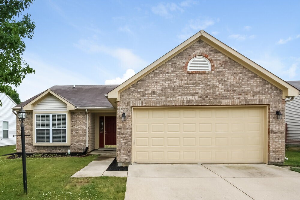 6303 Bryce Canyon Dr in Indianapolis, IN - Building Photo