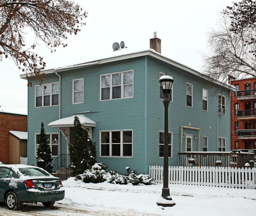 698 Hague Ave in St. Paul, MN - Building Photo