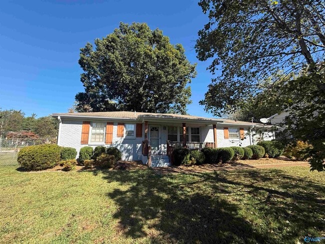 300 McAlpine Dr SE in Huntsville, AL - Building Photo - Building Photo