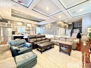 642 E 3rd St, Unit 3 in Boston, MA - Building Photo - Building Photo