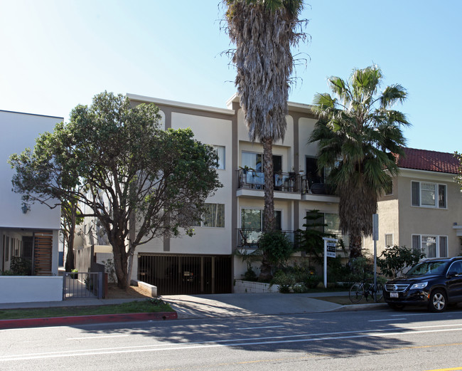 Santa Monica Apartment in Santa Monica, CA - Foto de edificio - Building Photo