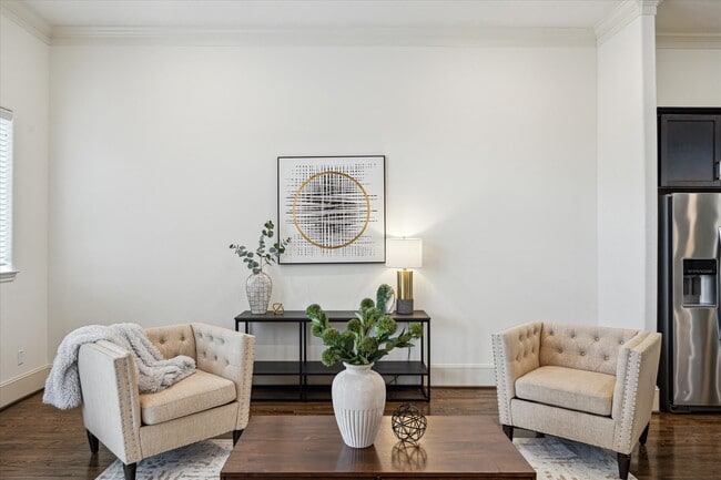 property at 1124 W 24th St