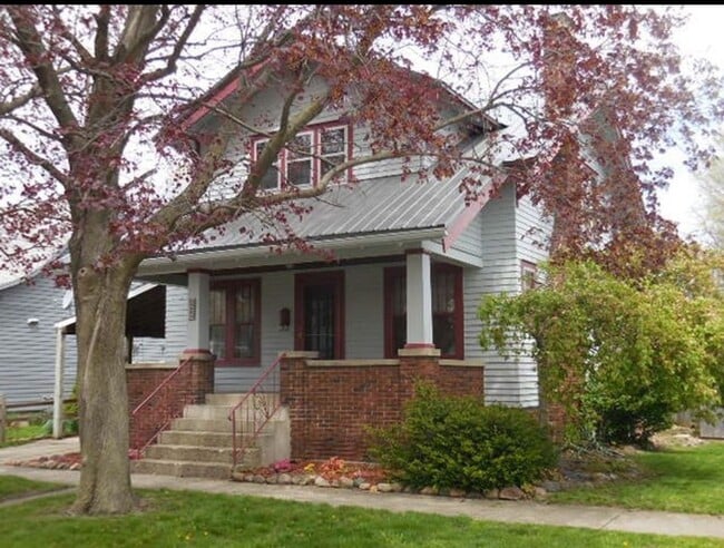 120 W 10th St in Rochester, IN - Building Photo - Building Photo