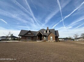 10933 N Runway Cir in Glen Saint Mary, FL - Building Photo