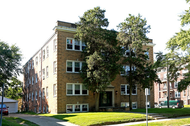 525 W 4th St in Royal Oak, MI - Foto de edificio - Building Photo