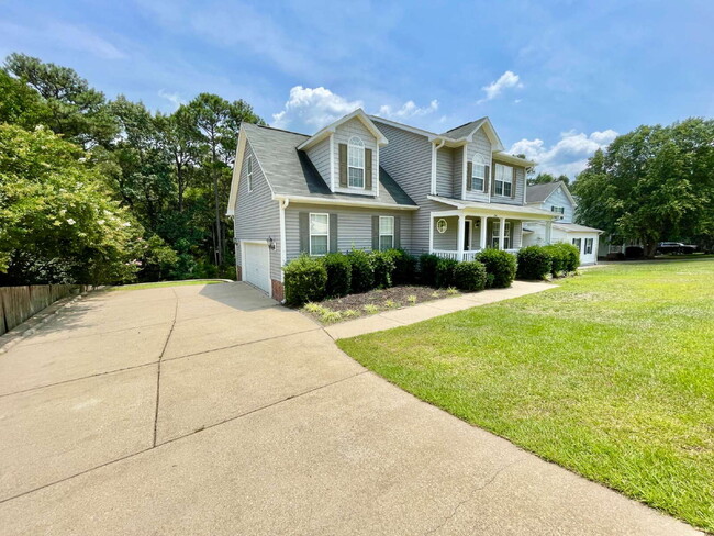 216 Cobblestone Dr in Spring Lake, NC - Building Photo - Building Photo