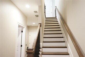 6588 Aria Village Dr in Atlanta, GA - Building Photo - Building Photo