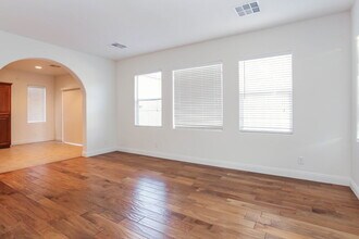 7924 N Kelburn Hill St in Las Vegas, NV - Building Photo - Building Photo