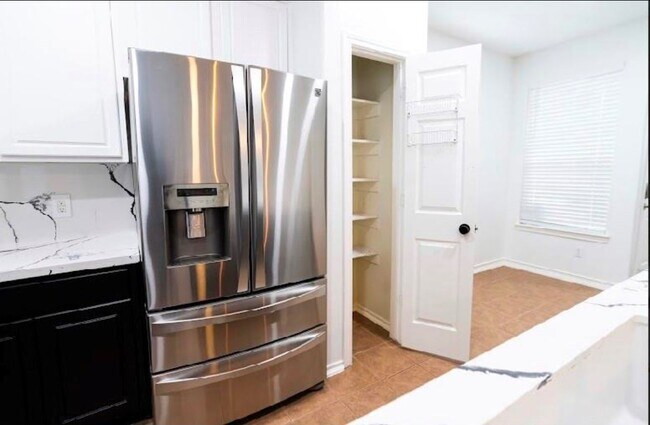 14413 Rosehedge Ct in Houston, TX - Building Photo - Building Photo