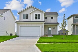 8864 Primo Ln in West Des Moines, IA - Building Photo