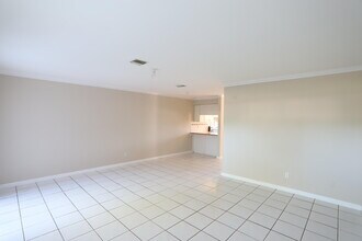 101 Shoreview Dr in Greenacres, FL - Building Photo - Building Photo