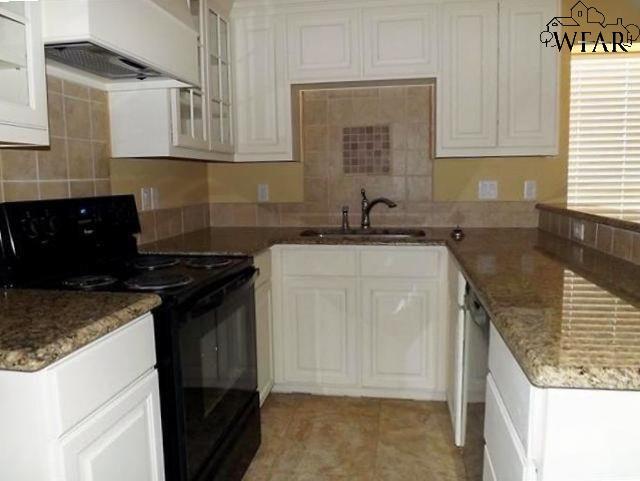 583 TX-148 in Henrietta, TX - Building Photo - Building Photo