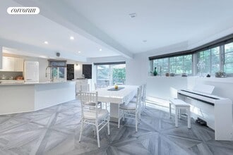 23 Tanglewood Trl in Hampton Bays, NY - Building Photo - Building Photo