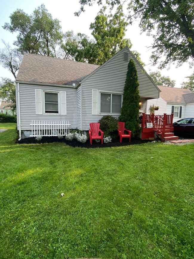 property at 2012 Oakland Pkwy