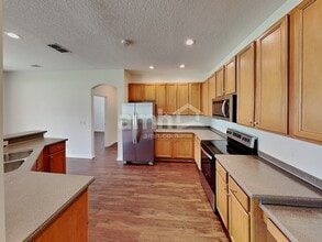 2300 Treetop Ln in Kissimmee, FL - Building Photo - Building Photo