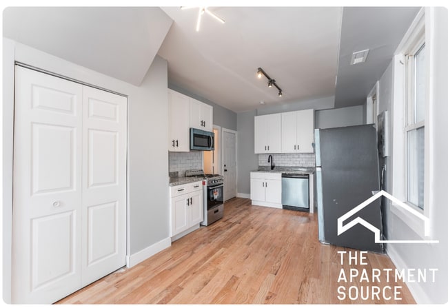 property at 1624 W Beach Ave