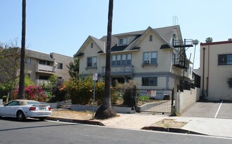 984 Elden Ave in Los Angeles, CA - Building Photo