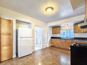 4612 1/2 Pickford Street in Los Angeles, CA - Building Photo - Building Photo
