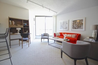 775 N Dearborn St in Chicago, IL - Building Photo - Building Photo