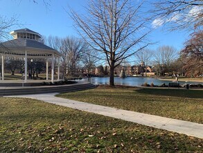 692 N High St in Columbus, OH - Building Photo - Interior Photo