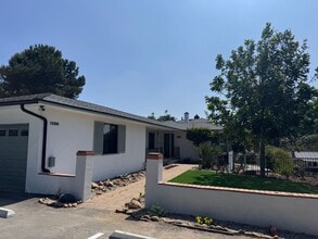 10260 Vista De La Cruz in La Mesa, CA - Building Photo - Building Photo