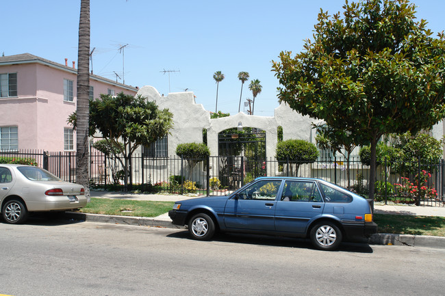 920 S Catalina St in Los Angeles, CA - Building Photo - Building Photo