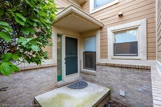 9429 Westwind Dr in Livonia, MI - Building Photo - Building Photo