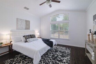 7300 Colina Vista Loop in Austin, TX - Building Photo - Building Photo
