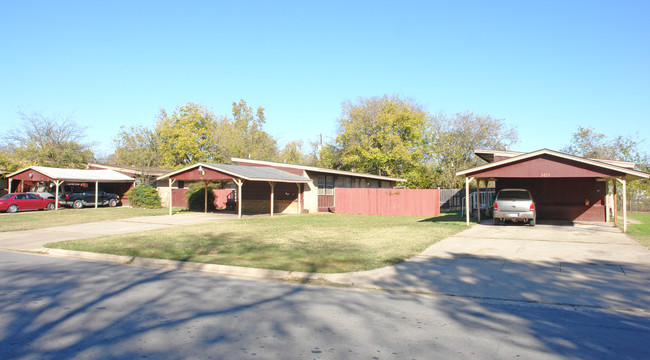 3801-3813 E 4th St in Fort Worth, TX - Foto de edificio - Building Photo