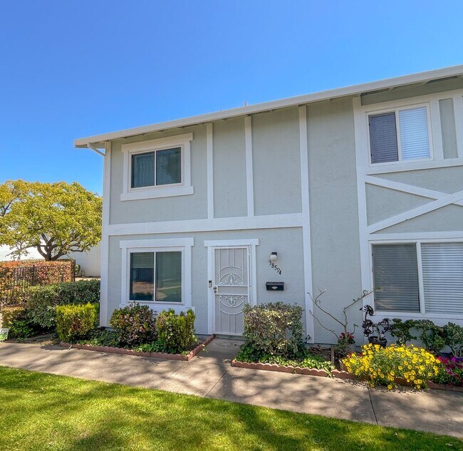 property at 38594 Royal Ann Common