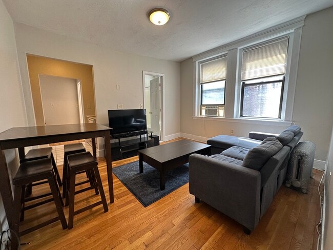 54 Burbank St, Unit 22 in Boston, MA - Building Photo - Building Photo