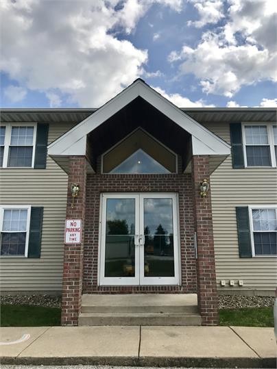 School Street Apartments in Washington, IL - Building Photo