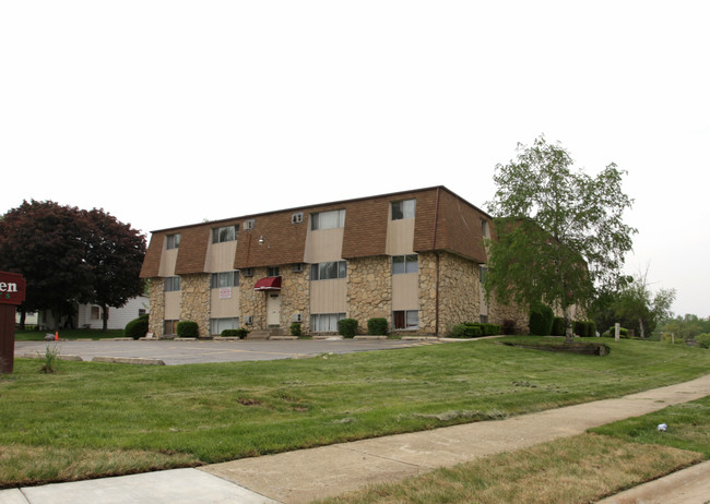 Cedar Green Apartments in Crest Hill, IL - Building Photo - Building Photo