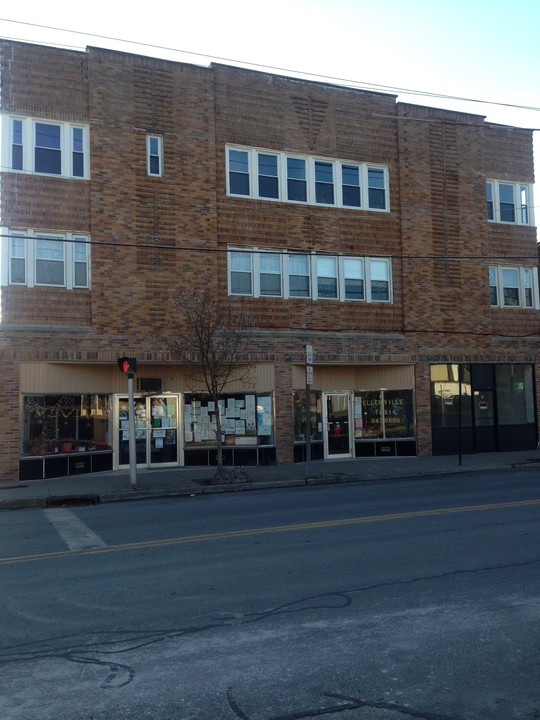 17 Market St in Ellenville, NY - Building Photo