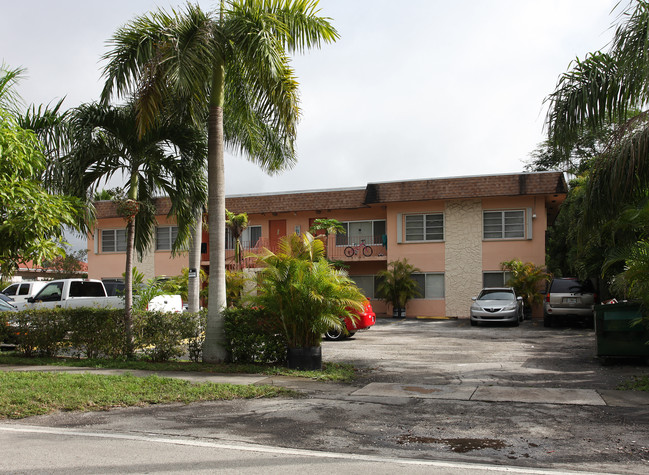 413 NW 62nd Ave in Hollywood, FL - Building Photo - Building Photo