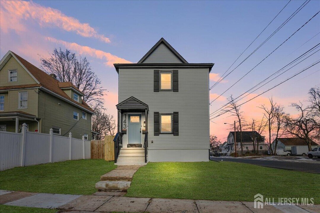 143 Johnston Ave in Plainfield, NJ - Building Photo
