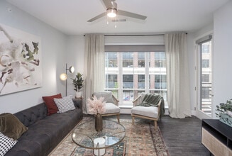 Nickel Plate Station in Fishers, IN - Foto de edificio - Interior Photo
