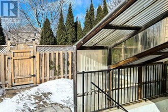 301 Weldrick Rd E in Richmond Hill, ON - Building Photo - Building Photo