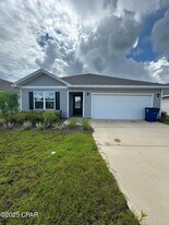 6636 Slabinski Ln in Panama City, FL - Building Photo
