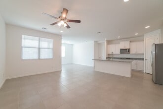 5635 W Walatowa St in Phoenix, AZ - Foto de edificio - Building Photo