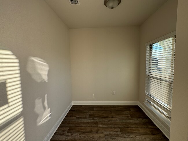 13762 Logan Pl in Foley, AL - Foto de edificio - Building Photo