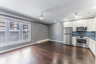 2720 W Cortland St in Chicago, IL - Building Photo - Building Photo