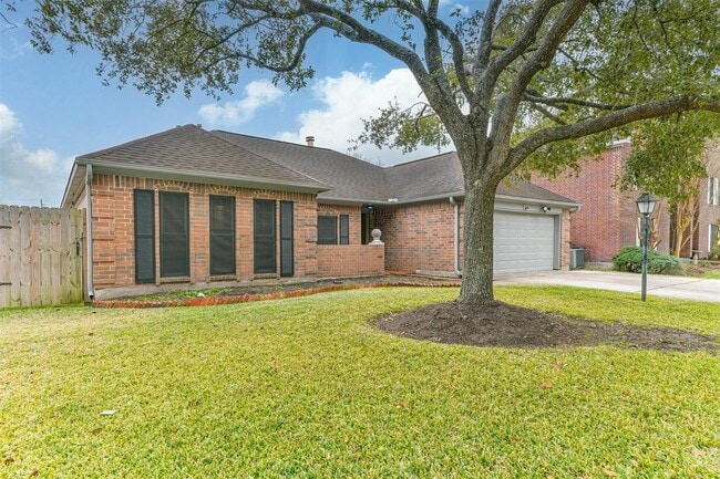 1904 Timber Creek Dr in Pearland, TX - Building Photo - Building Photo