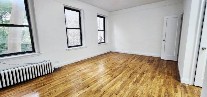401 E 58th St in Manhattan, NY - Building Photo