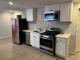 403 Pepper Mill Dr in Capitol Heights, MD - Building Photo