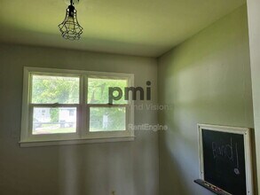 1425 S Fairview Ave in Decatur, IL - Building Photo - Building Photo