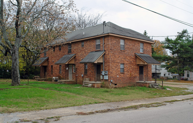 2500 E 19th St in Chattanooga, TN - Foto de edificio - Building Photo