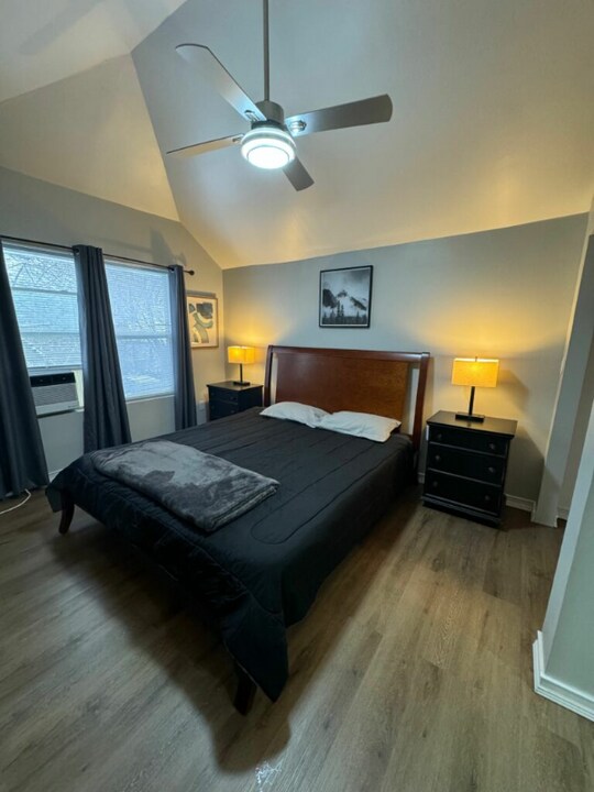 1221 N Dearborn St in Indianapolis, IN - Foto de edificio