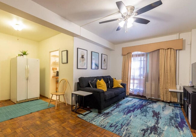 401 7th Ave in New York, NY - Building Photo - Building Photo