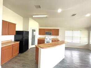 1108 Delia Chappa Ln in Hutto, TX - Building Photo - Building Photo